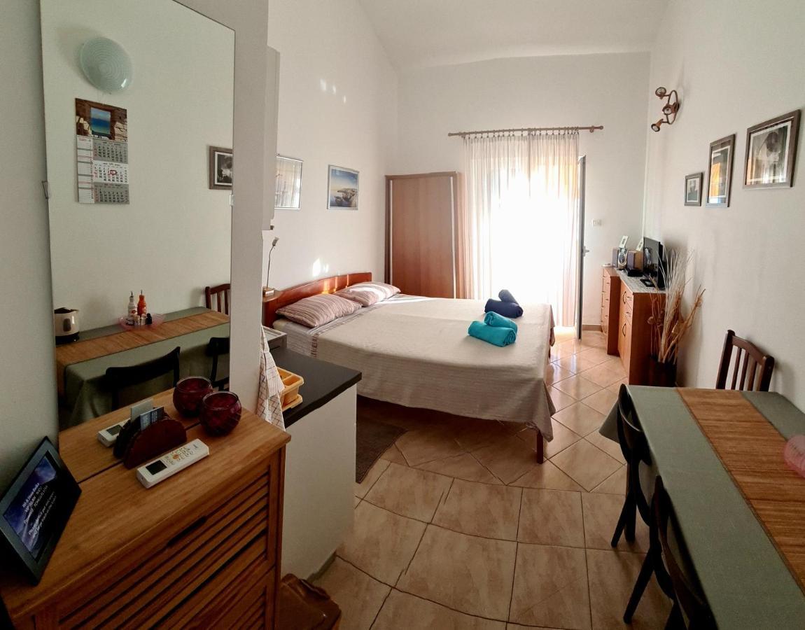 Studio Apartman Stara Baška Kültér fotó